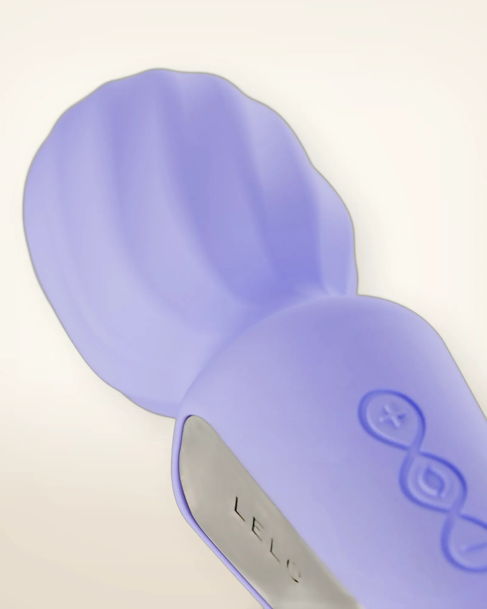 LELO Switch Dual Ended Vibrator Lilac, view 2
